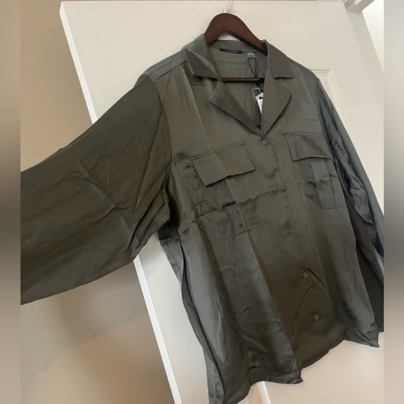 NEW! T Tahari Airflow Boxy Long Sleeve Camp Blouse Women’s Size 3X - Picture 4 of 15